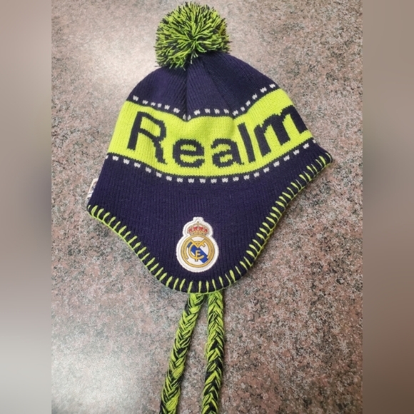 Real‎ Madrid futbol/soccer green/ blue ear flap unisex beanie woven hat - Picture 3 of 10